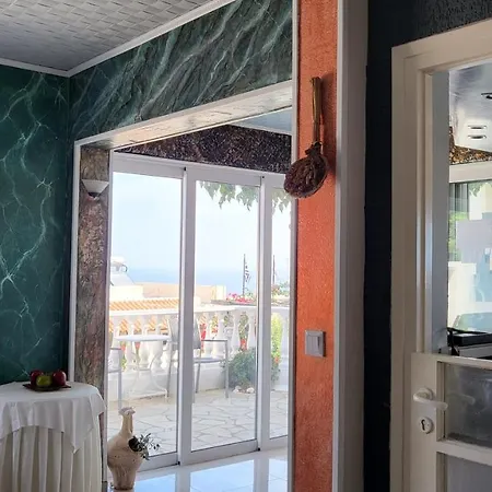 Apartman Life Is Korifi Herszonisszosz
